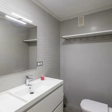 Downtown Square: Prime Location With Parking Апартаменты *