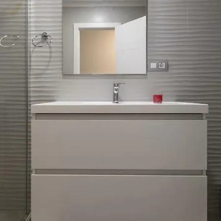 Downtown Square: Prime Location With Parking Санта-Крус-де-Тенерифе