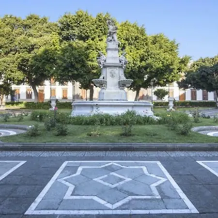 Downtown Square: Prime Location With Parking Апартаменты *