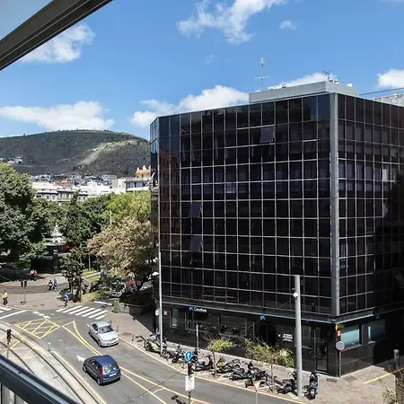 Апартаменты Downtown Square: Prime Location With Parking